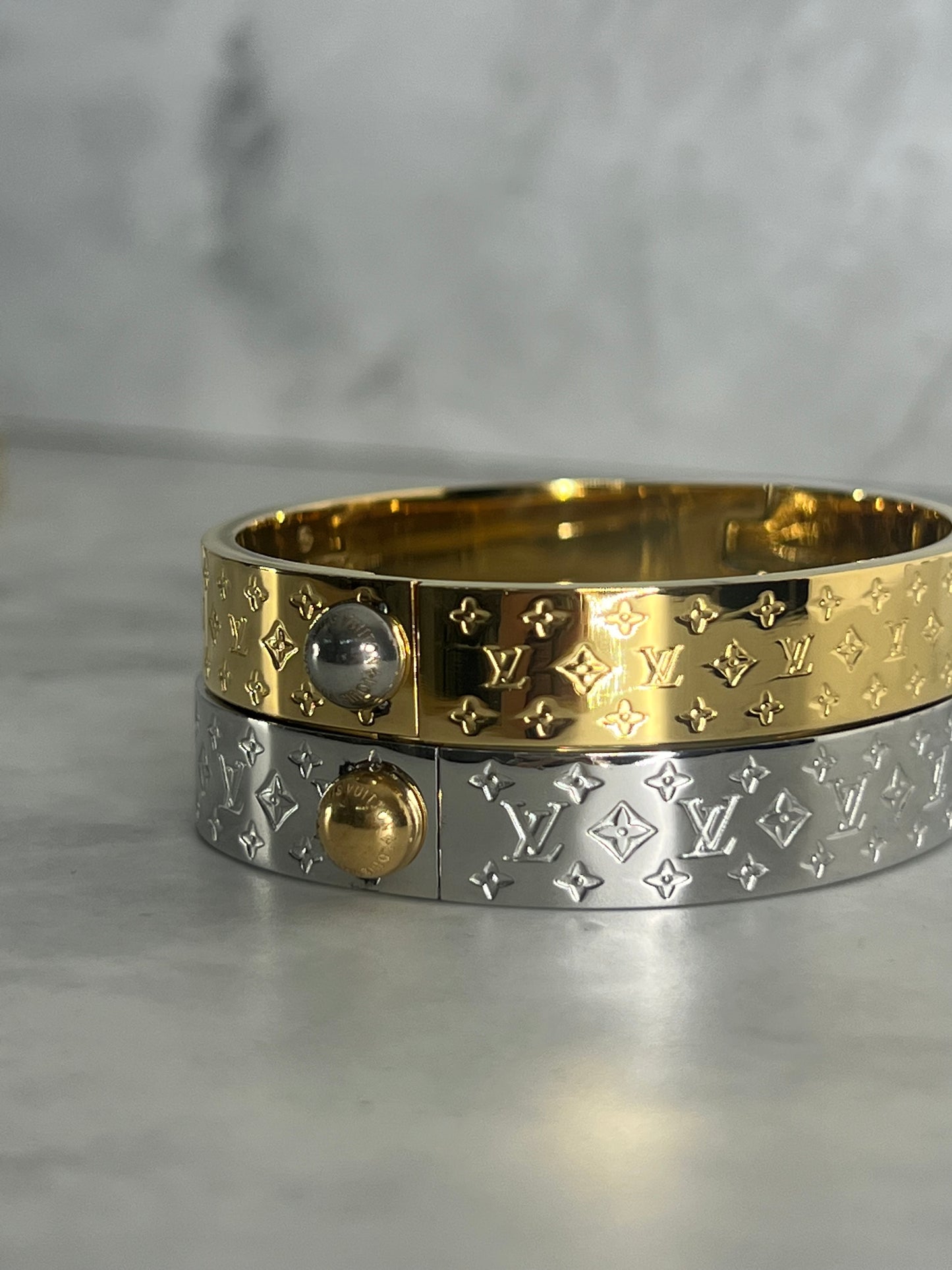 Classic Lv bangle