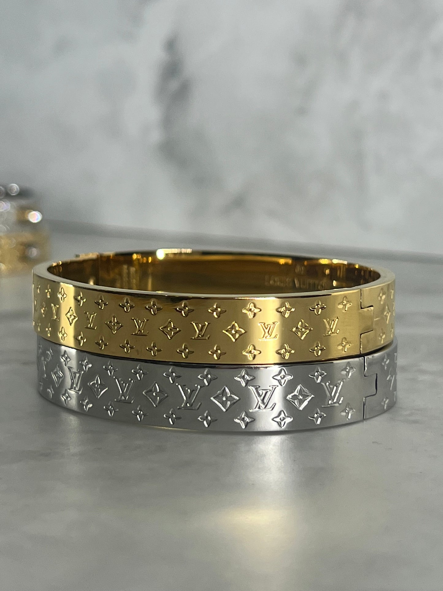 Classic Lv bangle