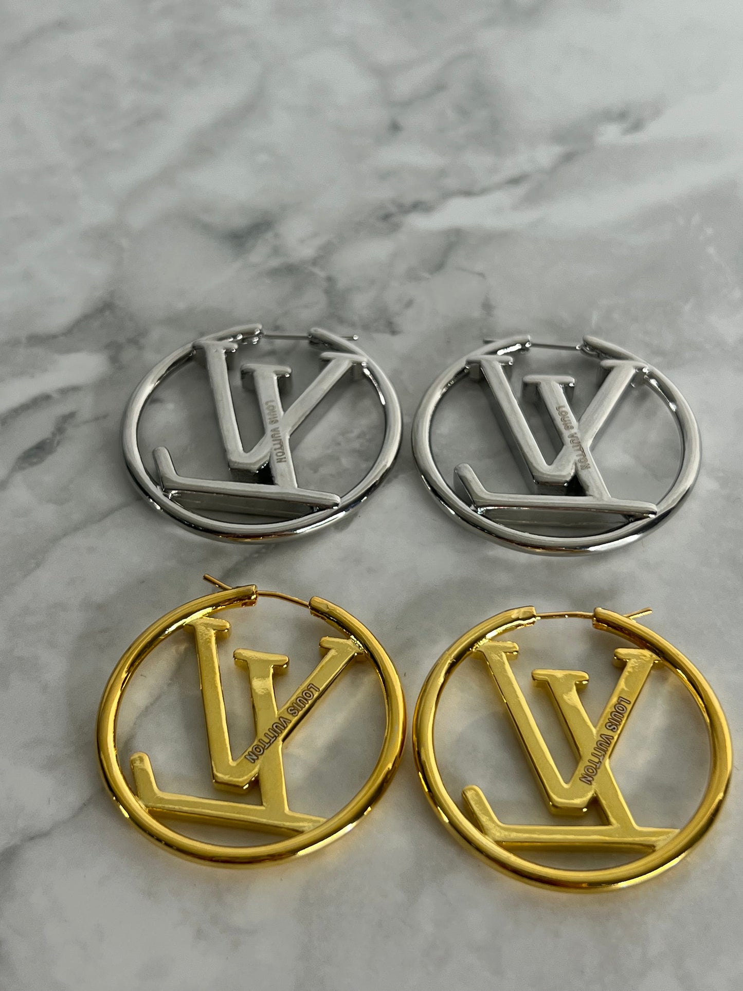 Alphabet earrings lv